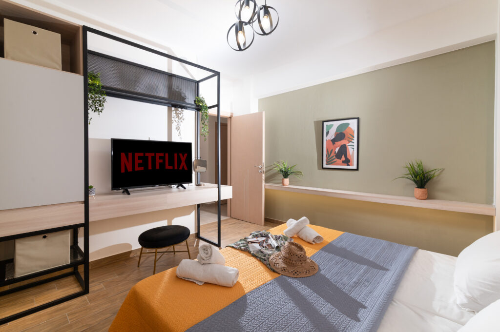 Best rental for digital nomads in Agios Nikolaos with high-speed Starlink Wi-Fi.